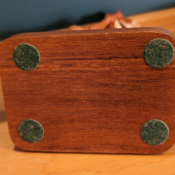 Capodimonte style Handcrafted pirate figurine on wood base. From Italy vintage - Picture 11 of 12